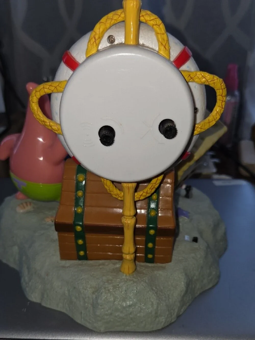 Used SpongeBob SquarePants Yellow & Pink Bikini Bottom Clock Display Figurine